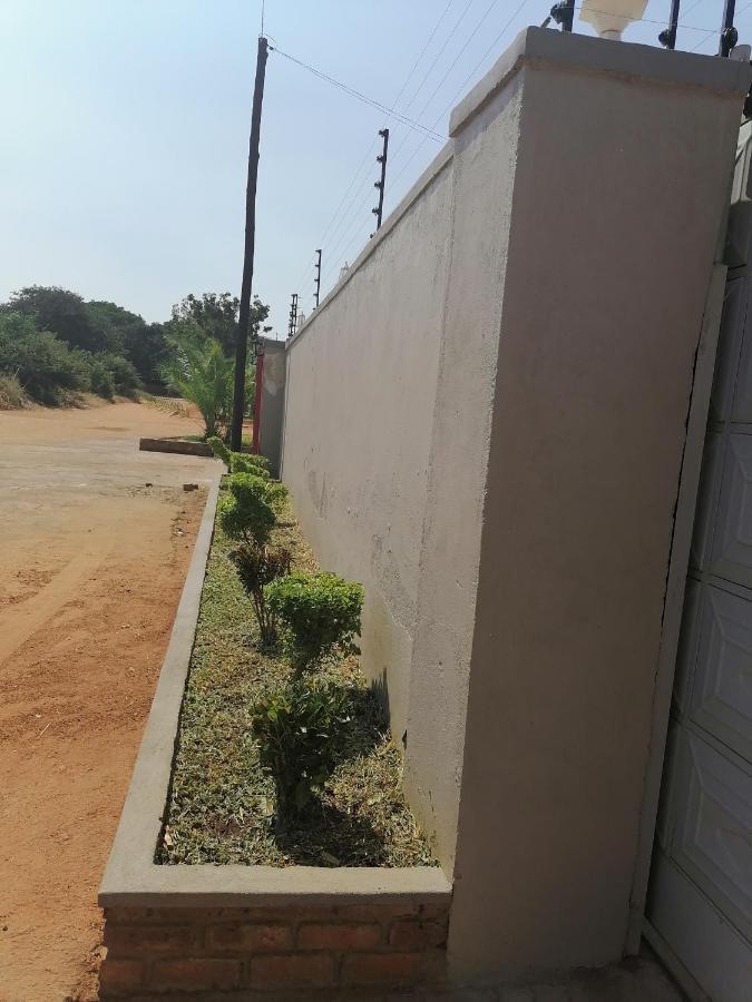 848 Guest House Victoria Falls Exterior foto