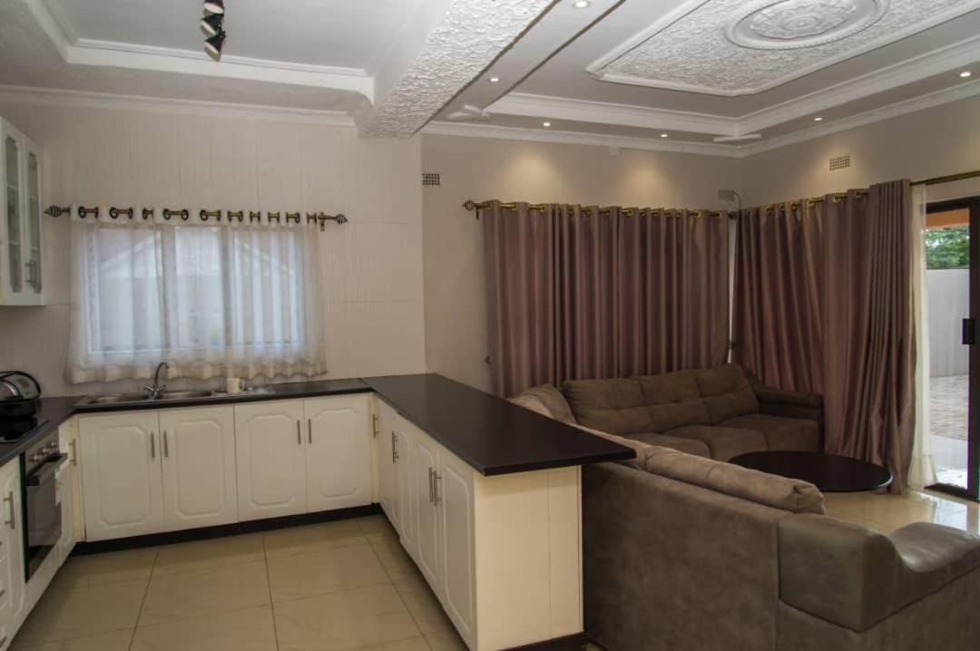 848 Guest House Victoria Falls Exterior foto