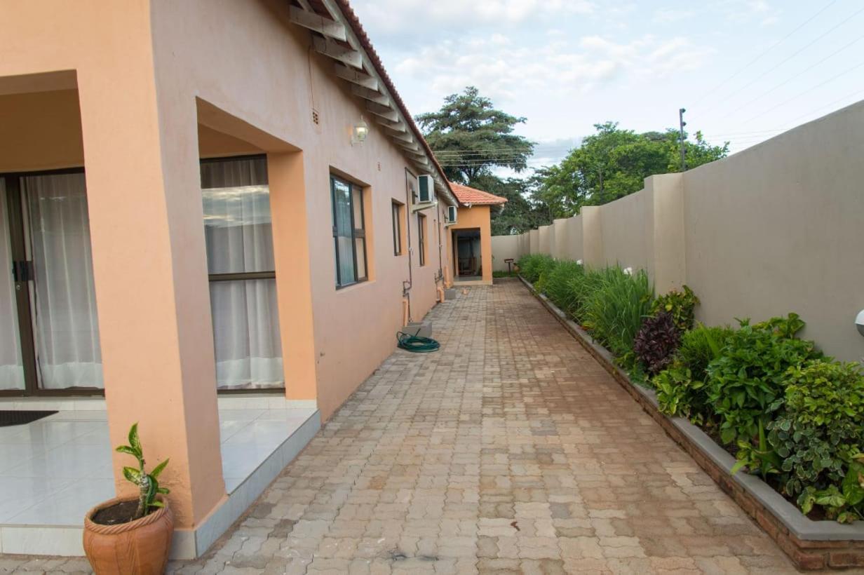 848 Guest House Victoria Falls Exterior foto